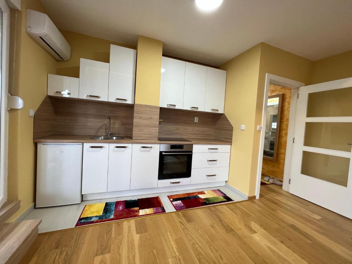 Apartment Stan Na Dan V&l-lukavica SJJ